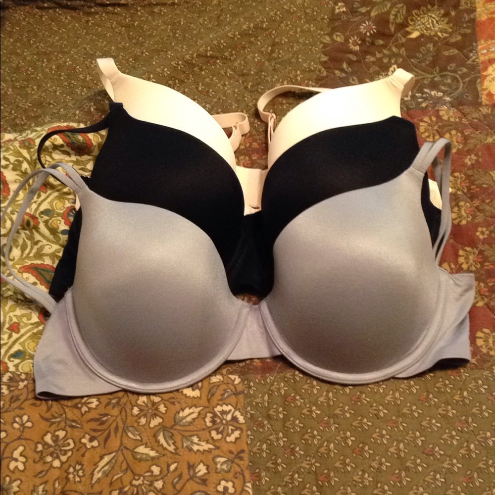 3 Aerie 38C bras, like new condition